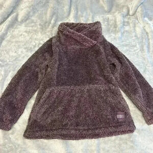 O'Neil - pullover plush sherpa fleece sweater with kangaroo  pocket. Size M